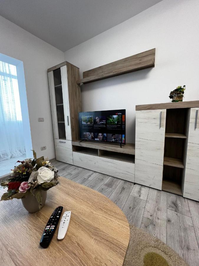 Cozy Urban Accommodation In Beautiful Suceava Luaran gambar